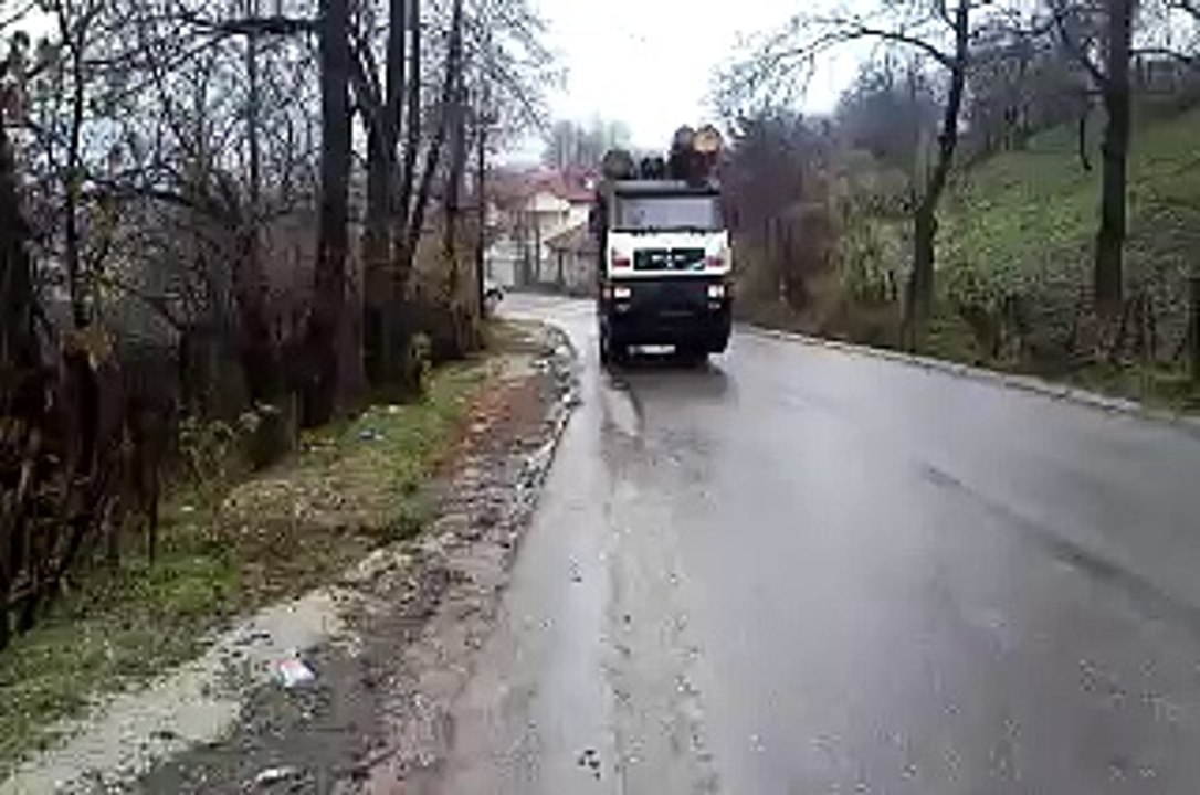 Blerimi MAN Voksh Deçan Kosove 02.12.2010.wmv