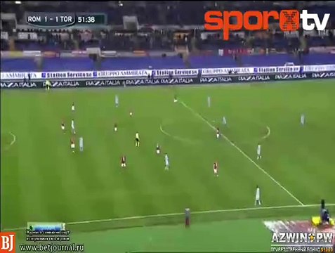 Torinolu yıldızdan müthiş vole!