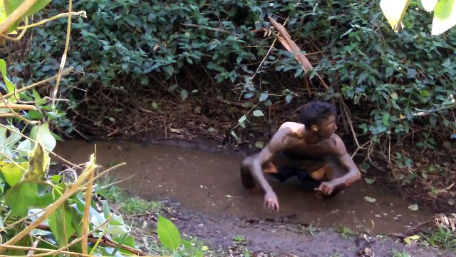 Wild Animals Caught Barehanded - Africa 2015 HD