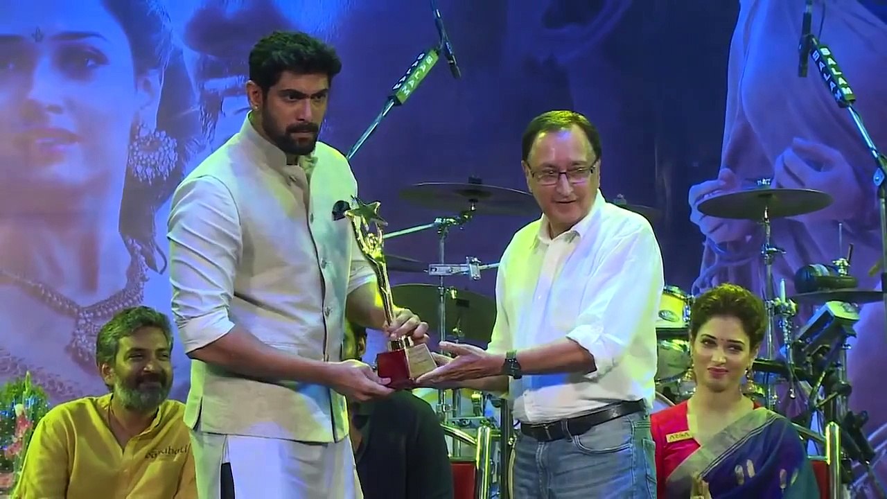 Baahubali - Audio Launch & World's biggest Poster revealed in Kochi | Watch Video