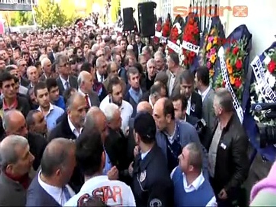 Kadir Özcan gözyaşlarıyla...