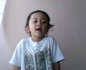 Shenka nyanyi lagu anak-anak, little cute daughter sing a children song (2)