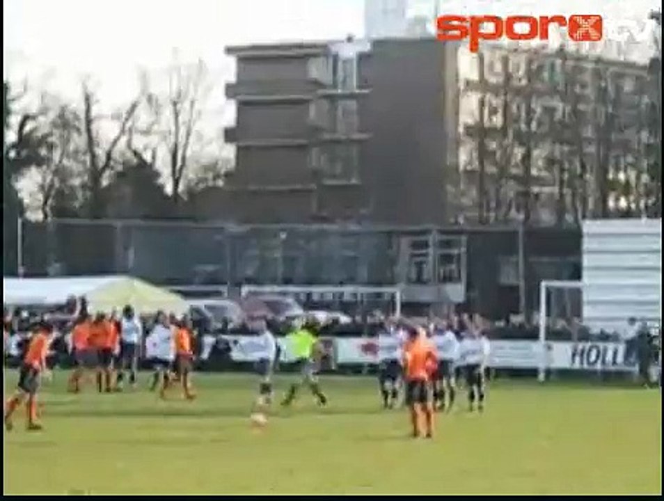 Pierre van Hooijdonk! 41 yaşında harika bir frikik!