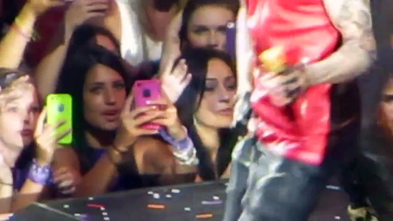 Bieber showing underwear, tattoo, shirtless chest "Baby" 8/2/13 Brooklyn NY Barclays - Believe Tour