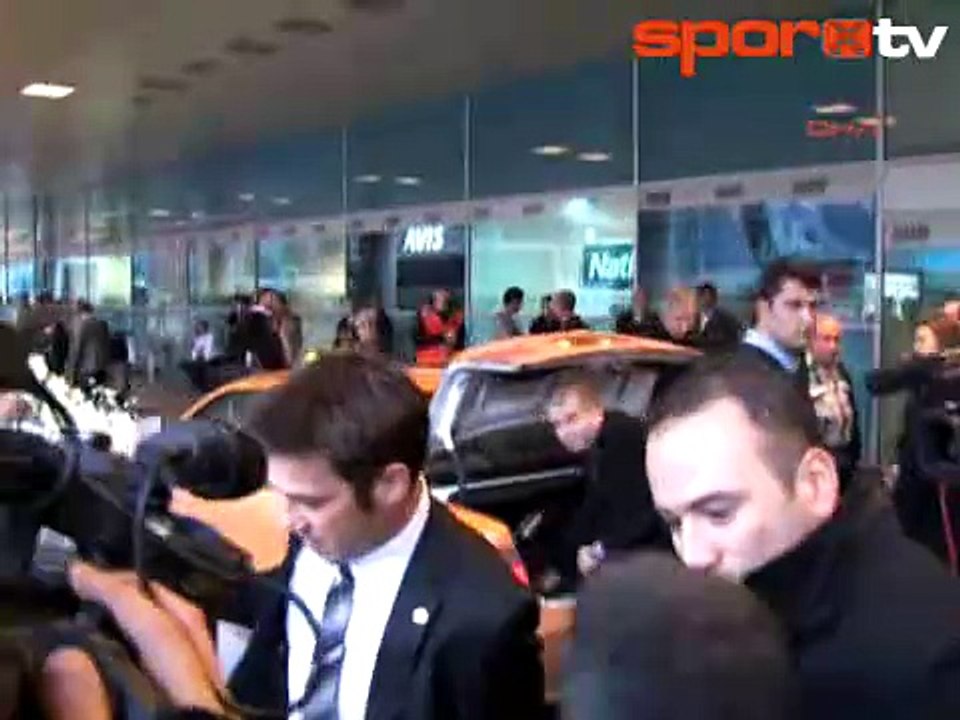 Fırat Aydınus İstanbul'a döndü