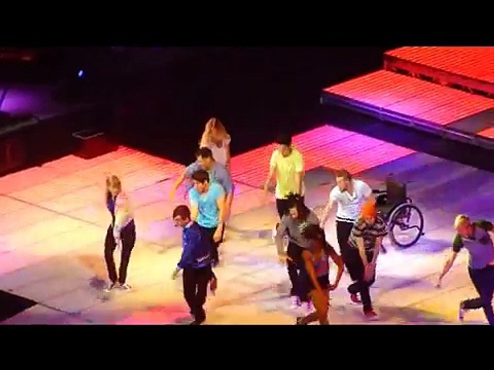 Safety Dance - Glee Live @Los Angeles