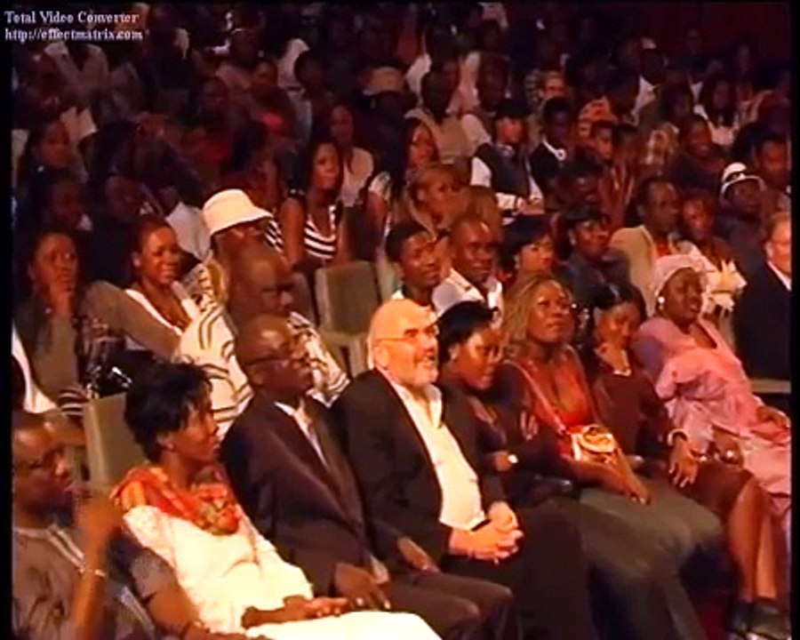 Valery Ndongo - StandUp Night Show - Palais des congrès Yaoundé - Cameroun