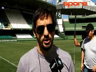 Alex de Souza Coritiba forması ile Couto Pereira'da
