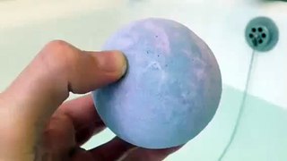 Blackberry Bath Bomb (Lush)