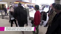 Bruno Mars set to star in 2016 Super Bowl halftime show I SMG Celeb