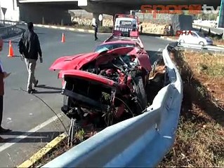 Süper Lig'in yıldızı trafik kazası yaptı