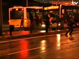 Galatasaray taraftarının bulunduğu metrobüse saldırı!