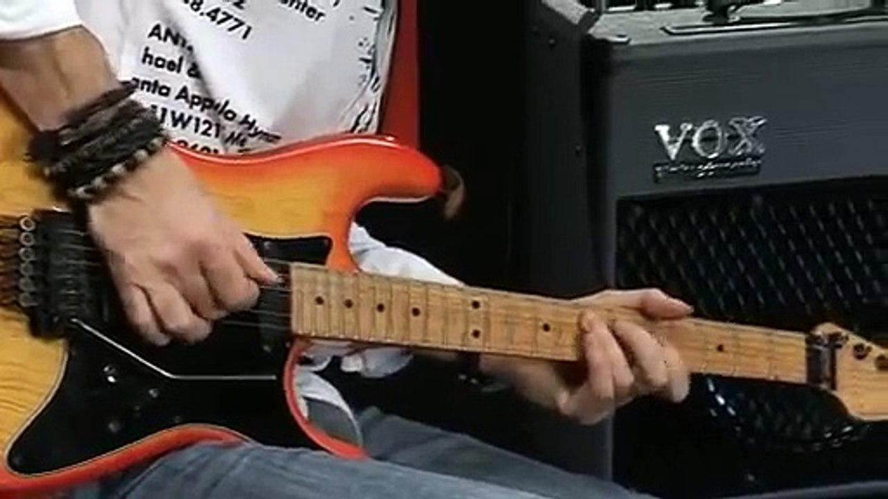 Buying Guide for the Vox valvetronix ad30vtxl Guitar Combo Amp