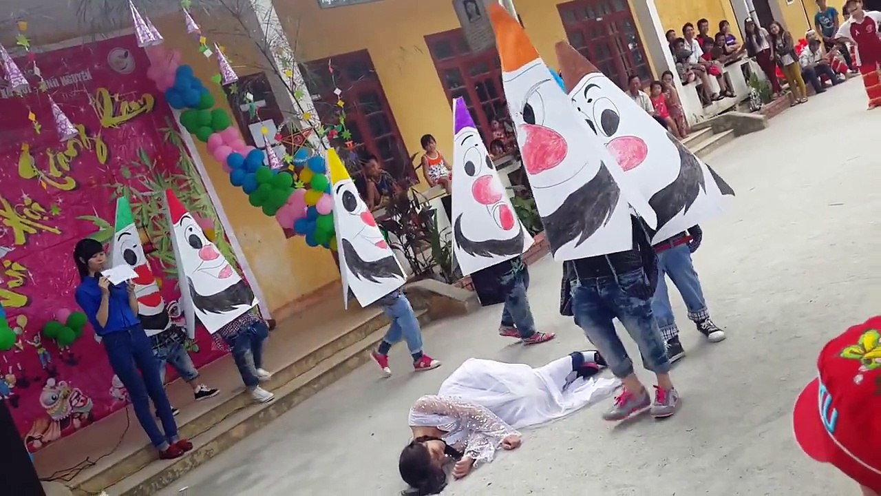 Hài kịch Nàng Bạch Tuyết và Bảy Chú Lùn