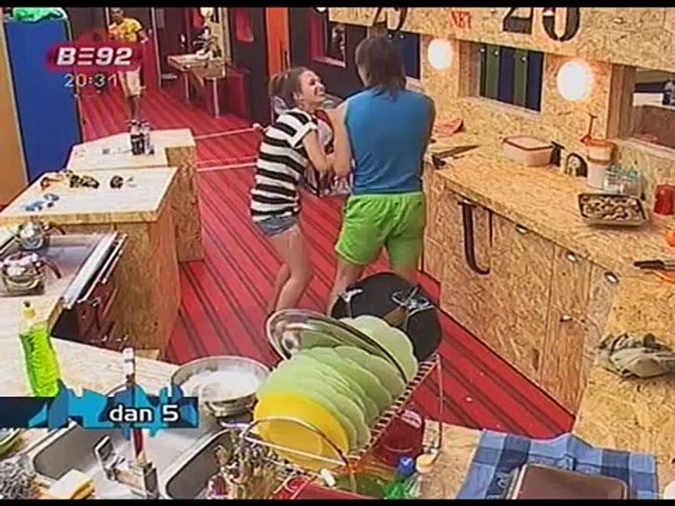 Veliki brat 3 - Arsa i Danica - Ljubav na pomolu?!