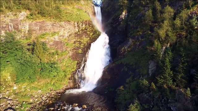 Huldrefossen, Sogn og Fjordane - FalconMedia