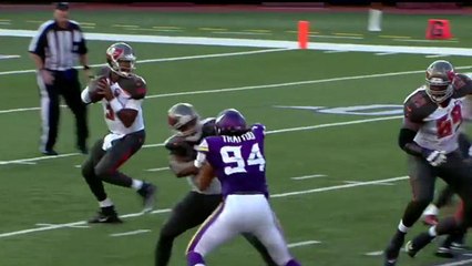 Top draft picks face-off in Titans-Buccaneers