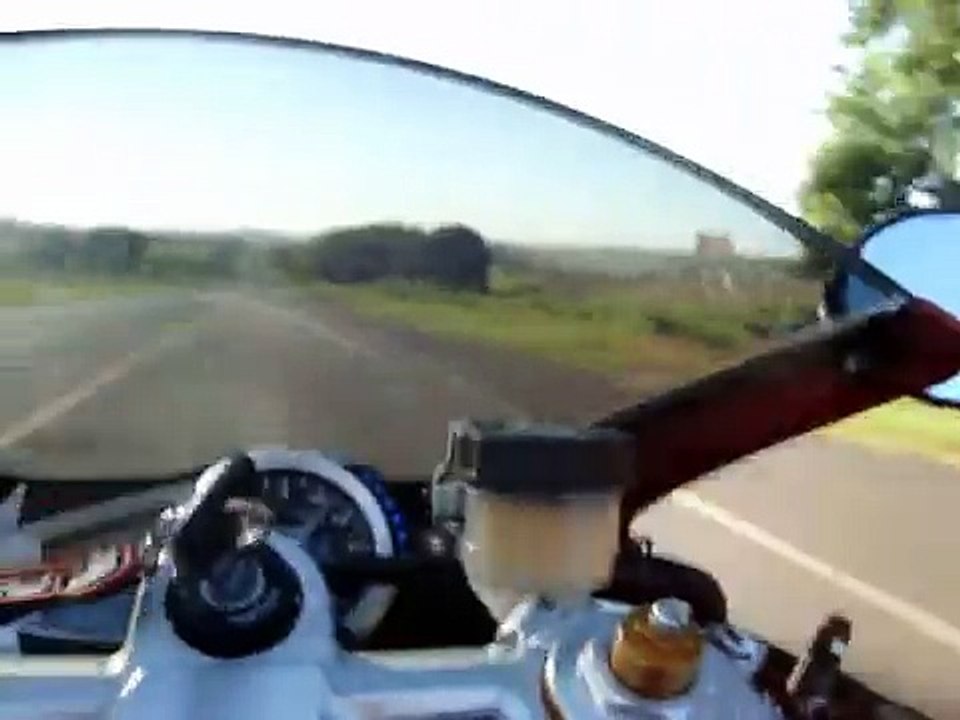 Daytona 675 de Fernandópolis para Votuporanga 10 minutos ;)