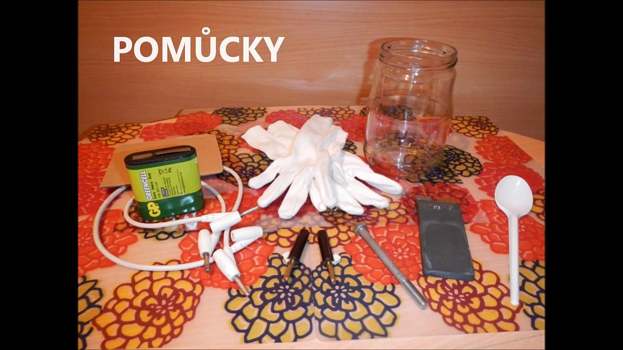 Galvanické pokovování hřebíku mědí