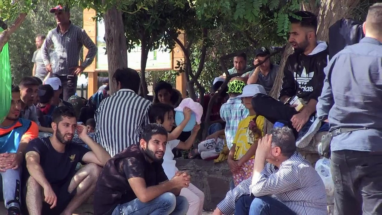 Thousands of new migrants land on Greece's Lesbos