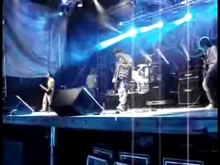 PERFECTOS EXTRAÑOS CON LA CANCION MOTEL CALIFORNIA DE GRUPO MARRANO