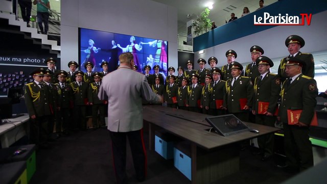 Les Chœurs de l'Armée Rouge chantent Katioucha en live au Parisien