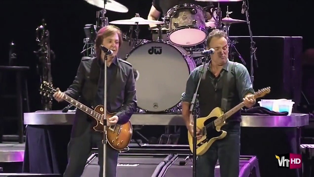 Paul McCartney & Bruce Springsteen - I Saw Her Standing There & Twist And Shout