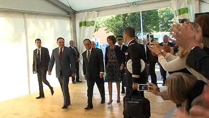 François Hollande ovationné à Monts