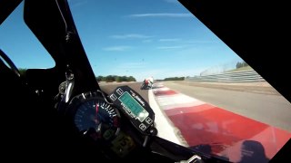 Circuit de Dijon-Prenois Gyroscopic camera GSXR 1000 vs Honda CBR 1000 Repsol