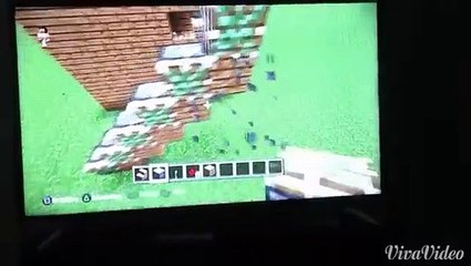 How to build an easy Hidden staircase in Minecraft