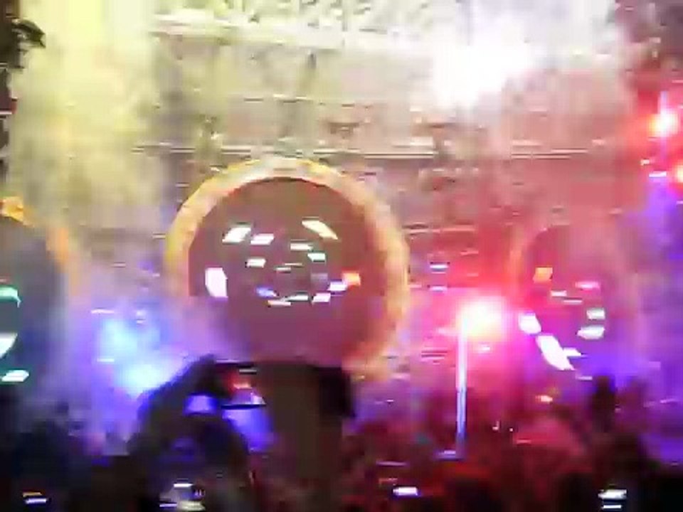 Hurts Like Heaven - Coldplay live opening Melbourne 2012