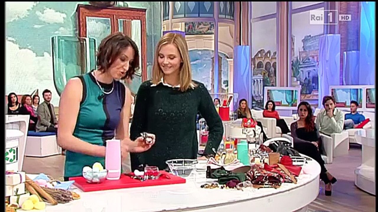 Pulizia ecologica accessori - autoproduzione e decrescita felice - Lucia Cuffaro Rai 1 Chi fa da sè