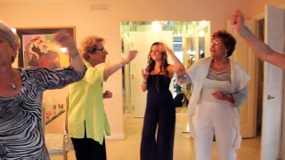 How-To Pick Up!  77-Year-Old Bubbie's Night Out On The Town - Cyber-Seniors Corner