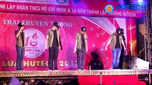 Sinh viên khoa Quản trị kinh doanh HUTECH nhảy hiện đại