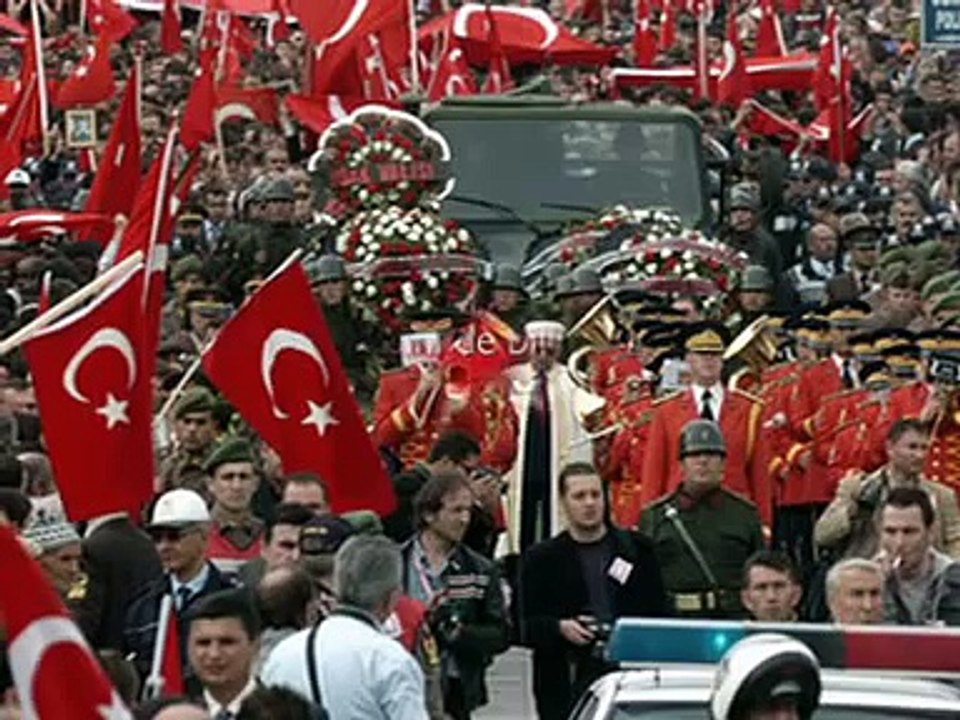 Şehit Oldun Yavrum Vatan Sağolsun