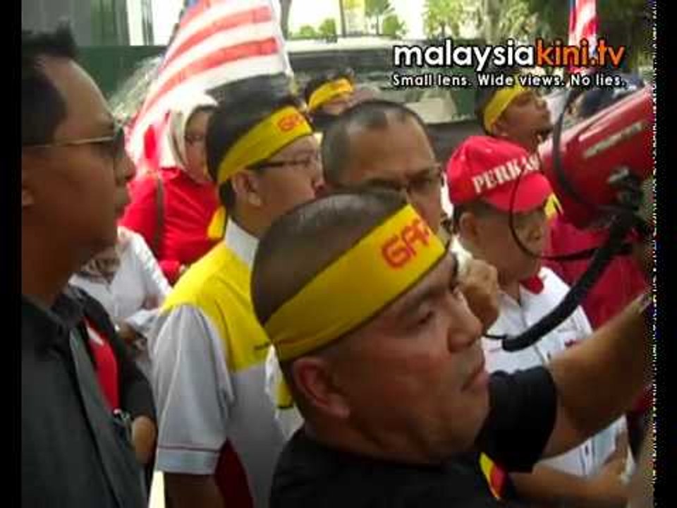 50 Gaps protestors stomp on PKR effigies