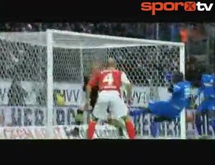 Gemileri yakan forvet Demba Ba..