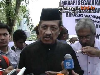 Perkasa lodges report against Soi Lek