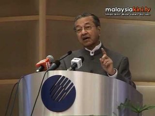 Master English, Dr M tells students