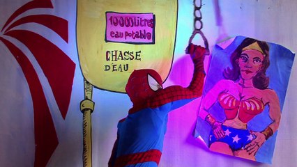 LesTribulations mouillées de Water Super Man