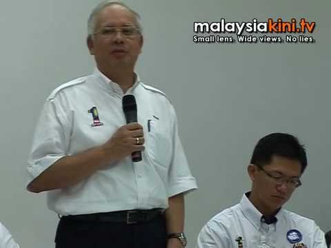 Najib schmoozes Christian leaders