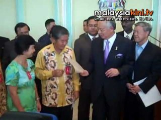 Najib fulfills pledge to HS Chinese