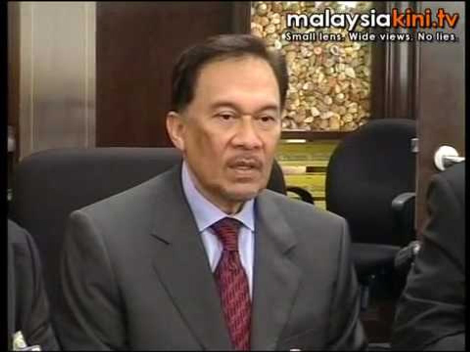 Anwar withdraws recusal bid in Sodomy II trial