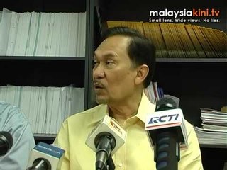 Penang cops visit Anwar at his office