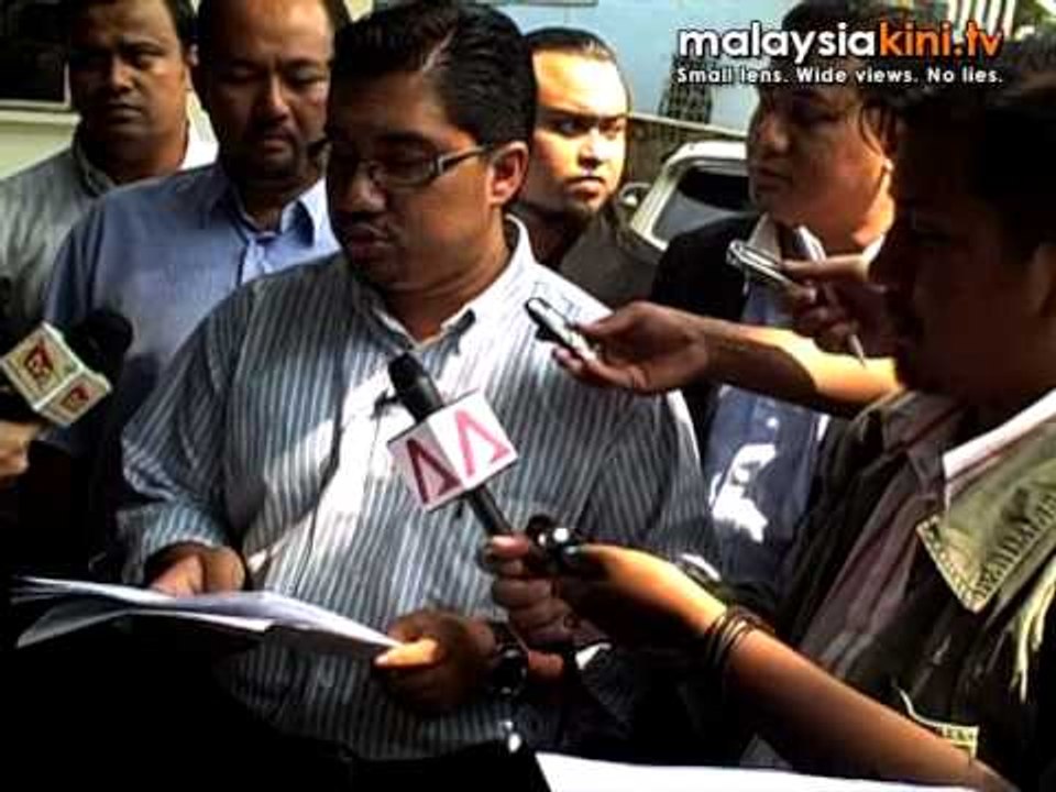 Report lodged against carpet-trader Deepak