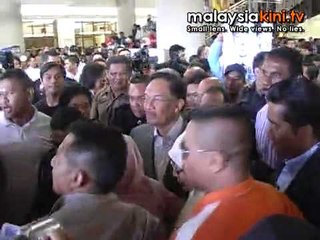 Download Video: Anwar: I'll subpoena Najib and Rosmah