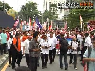 Khairy leads Umno Youth in protest against Australia
