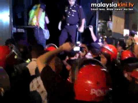 16 arrested at Teratai candlelight vigil