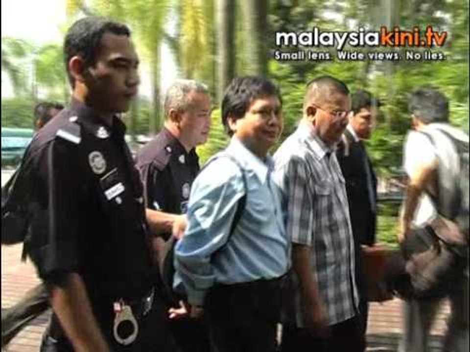 Ex-Mosti sec-gen charged with corruption