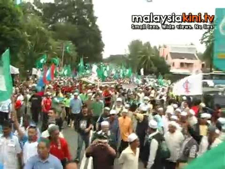 Hujan rahmat for supporters
